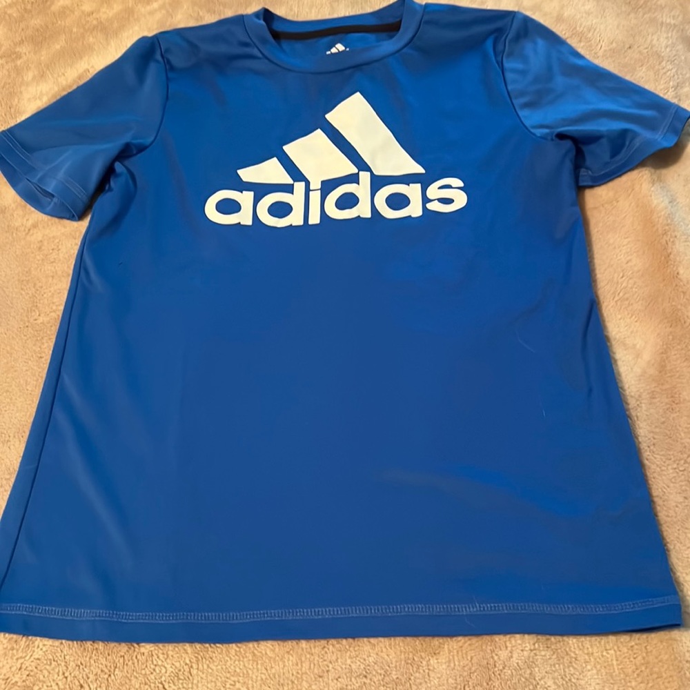Boys adidas t-shirt size 10/12
